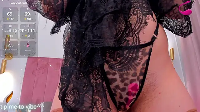 Snapshot of Mayzzie chatting on 03.02.25 Mayzzie online show from 03.02.25