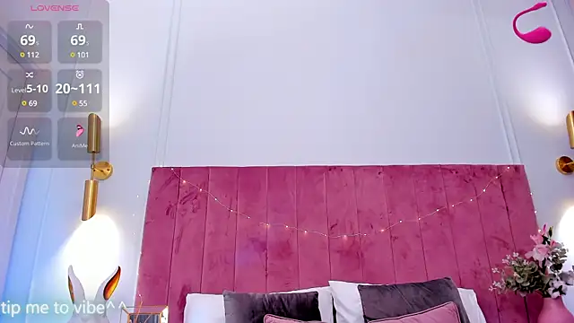 Snapshot of Mayzzie chatting on 03.09.25 Mayzzie online show from 03.09.25