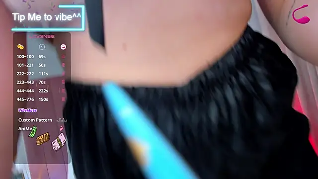 Snapshot of Mayzzie chatting on 09.12.25 Mayzzie online show from 09.12.25