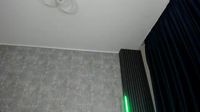 Milla Heart online show from 02.21.25