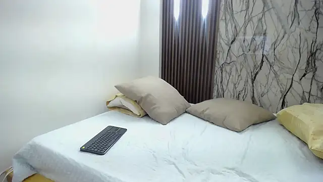 MartinaGuzmann online show from 02.15.25