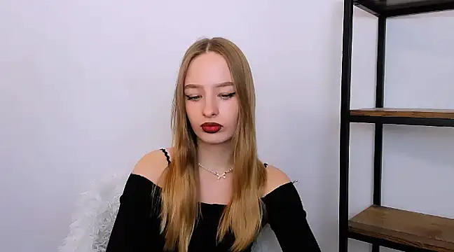 Snapshot of LilaGold chatting on 12.02.24 LilaGold online show from 12.02.24