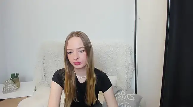 Snapshot of LilaGold chatting on 01.06.25 LilaGold online show from 01.06.25