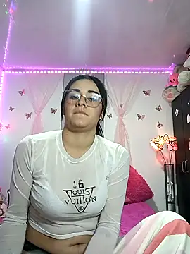 Snapshot of Hanna_Kinsley chatting on 12.13.24 Hanna Kinsley online show from 12.13.24
