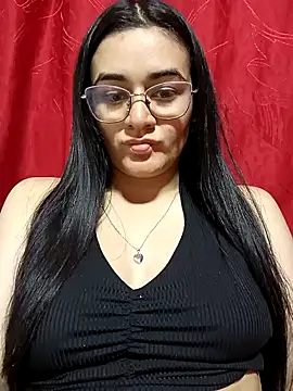 Snapshot of Hanna_Kinsley chatting on 12.19.24 Hanna Kinsley online show from 12.19.24
