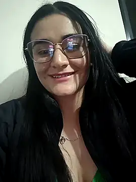 Snapshot of Hanna_Kinsley chatting on 12.21.24 Hanna Kinsley online show from 12.21.24