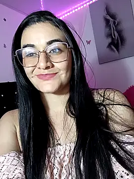 Snapshot of Hanna_Kinsley chatting on 12.21.24 Hanna Kinsley online show from 12.21.24