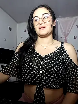 Snapshot of Hanna_Kinsley chatting on 01.11.25 Hanna Kinsley online show from 01.11.25