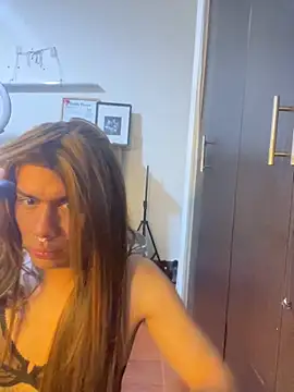 Snapshot of Rouse_Hilton chatting on 10.15.25 Rouse Hilton online show from 10.15.25