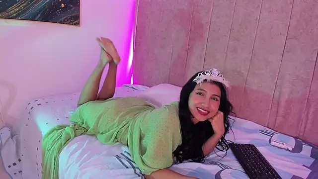 naomiii   online show from 09.17.25