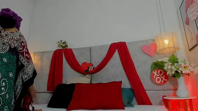 naomiii   online show from 02.17.26