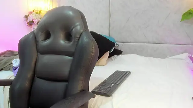 naomiii   online show from 03.16.26