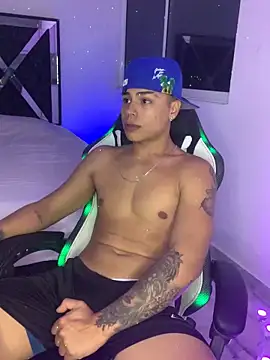 SantiagoReyesFtt online show from 12.06.24