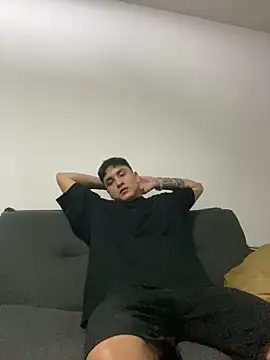 LCarreraa online show from 02.02.25