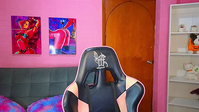 abigail monore  online show from 10.16.25