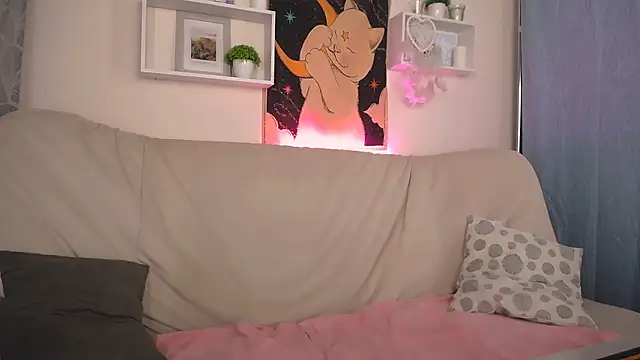 Snapshot of EmmaKeam chatting on 01.27.25 EmmaKeam online show from 01.27.25