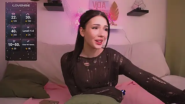 Snapshot of EmmaKeam chatting on 01.31.25 EmmaKeam online show from 01.31.25