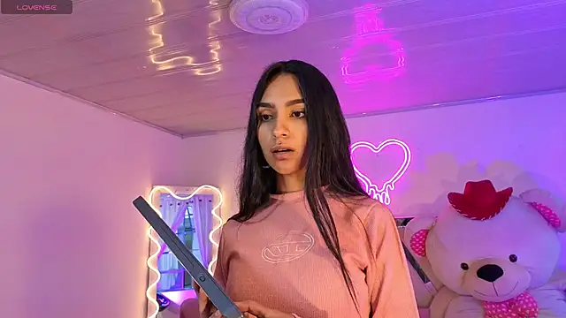 Jazmin tay online show from 10.02.25