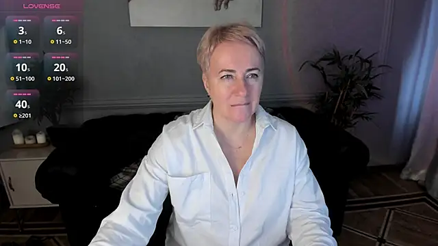 Nika Smit online show from 11.14.25