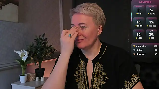 Nika Smit online show from 04.11.26