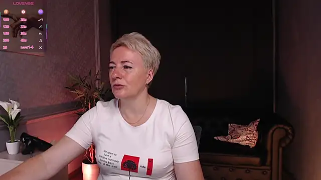 Snapshot of Nika_Smit chatting on 07.05.26 Nika Smit online show from 07.05.26
