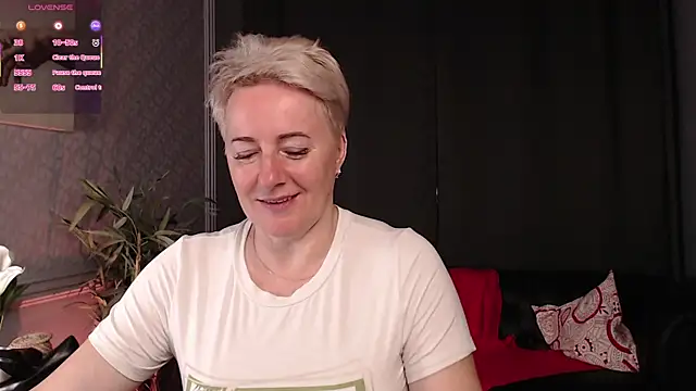 Snapshot of Nika_Smit chatting on 07.10.26 Nika Smit online show from 07.10.26