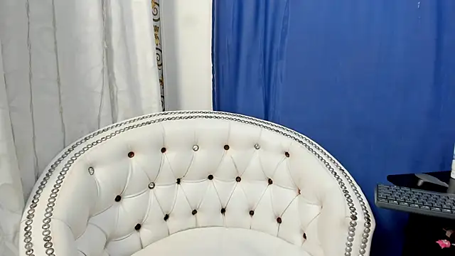 Analia18  online show from 01.11.25