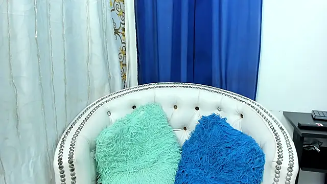 Analia18  online show from 02.18.25