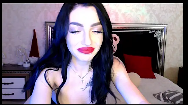 NancyLovee  online show from 01.05.25
