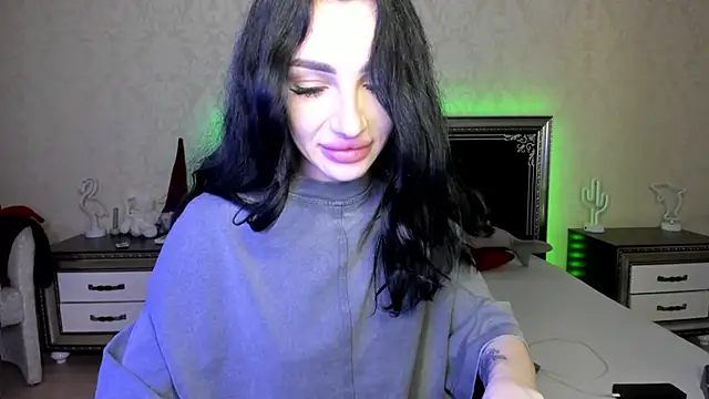 NancyLovee  online show from 03.15.25