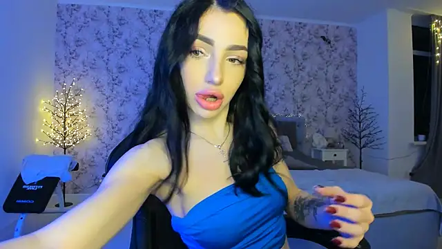 NancyLovee  online show from 12.17.25