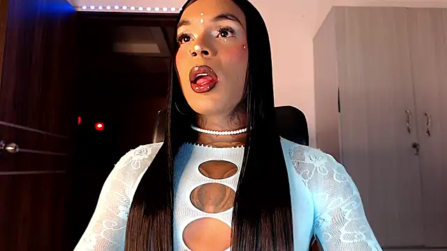 Snapshot of mistressbigcock777 chatting on 04.25.26 mistressbigcock777 online show from 04.25.26