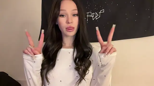 Snapshot of ur_molly chatting on 10.24.25 ur molly online show from 10.24.25