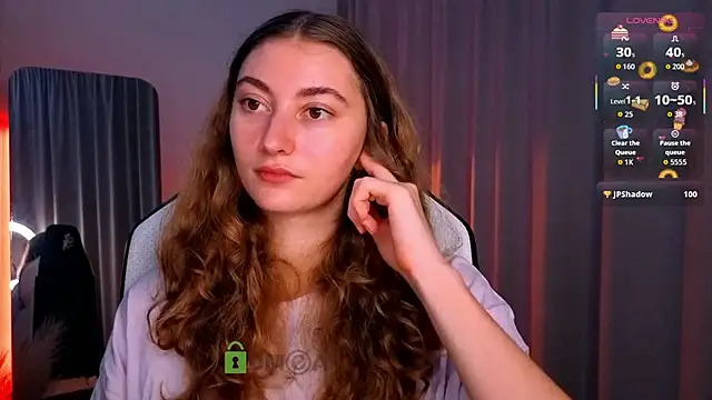 lady curls online show from 10.23.25