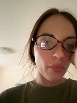 Snapshot of AmiLavs chatting on 12.12.24 AmiLavs online show from 12.12.24