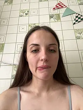 Snapshot of AmiLavs chatting on 12.30.24 AmiLavs online show from 12.30.24