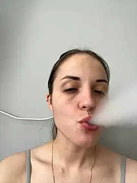 Snapshot of AmiLavs chatting on 01.28.25 AmiLavs online show from 01.28.25