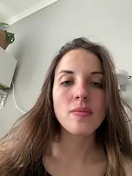 Snapshot of AmiLavs chatting on 03.21.25 AmiLavs online show from 03.21.25