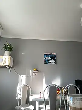 Snapshot of AmiLavs chatting on 09.15.25 AmiLavs online show from 09.15.25