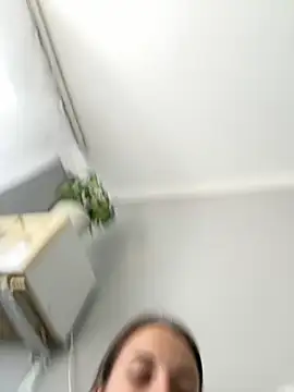 Snapshot of AmiLavs chatting on 09.26.25 AmiLavs online show from 09.26.25