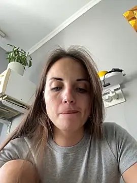 Snapshot of AmiLavs chatting on 10.04.25 AmiLavs online show from 10.04.25