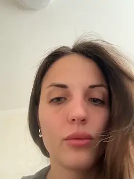 Snapshot of AmiLavs chatting on 11.24.25 AmiLavs online show from 11.24.25