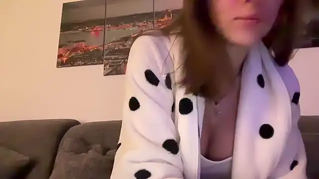 Snapshot of EmilyWi_ chatting on 10.17.25 EmilyWi online show from 10.17.25