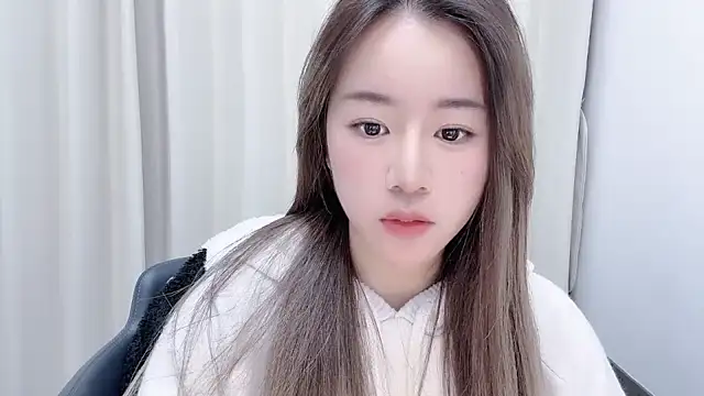 chloe-01 online show from 12.24.24