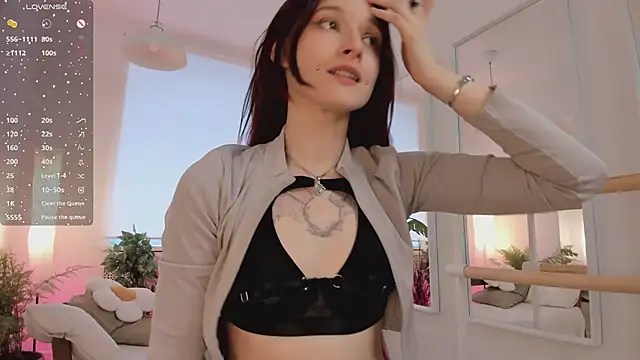 Snapshot of J_Hunter_ chatting on 02.17.25 J Hunter online show from 02.17.25