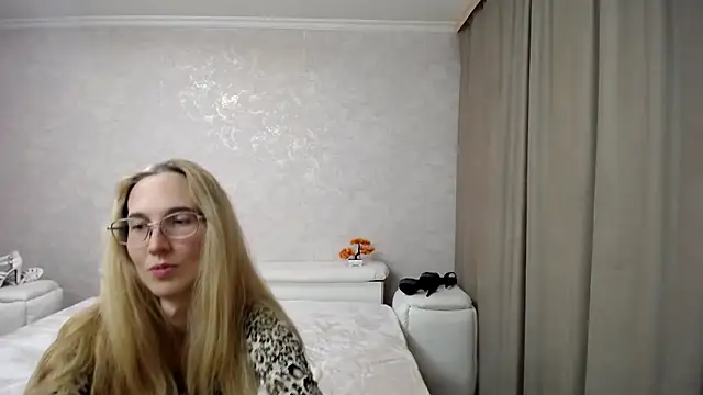 KlaryBrait online show from 12.17.25