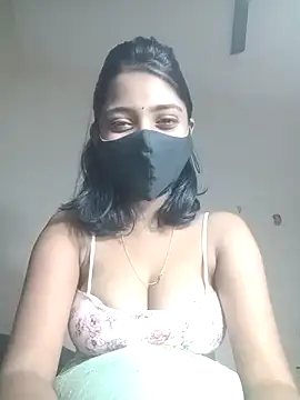 Snapshot of HotKhushi13 chatting on 12.15.24 HotKhushi13 online show from 12.15.24