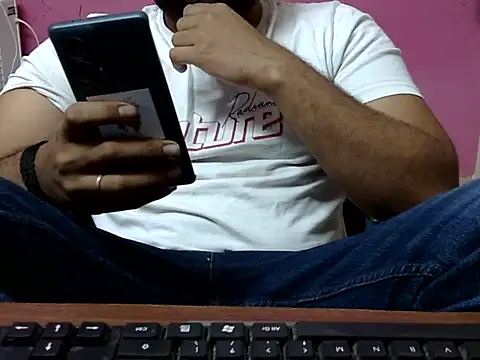 Snapshot of HotKhushi13 chatting on 11.25.25 HotKhushi13 online show from 11.25.25