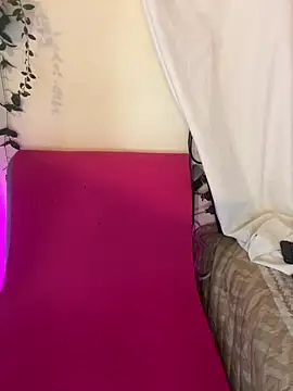 Snapshot of MOMALANA chatting on 03.05.25 MOMALANA online show from 03.05.25