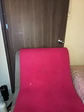 Snapshot of MOMALANA chatting on 09.28.25 MOMALANA online show from 09.28.25